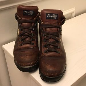 Vasque Sundowner leather boots